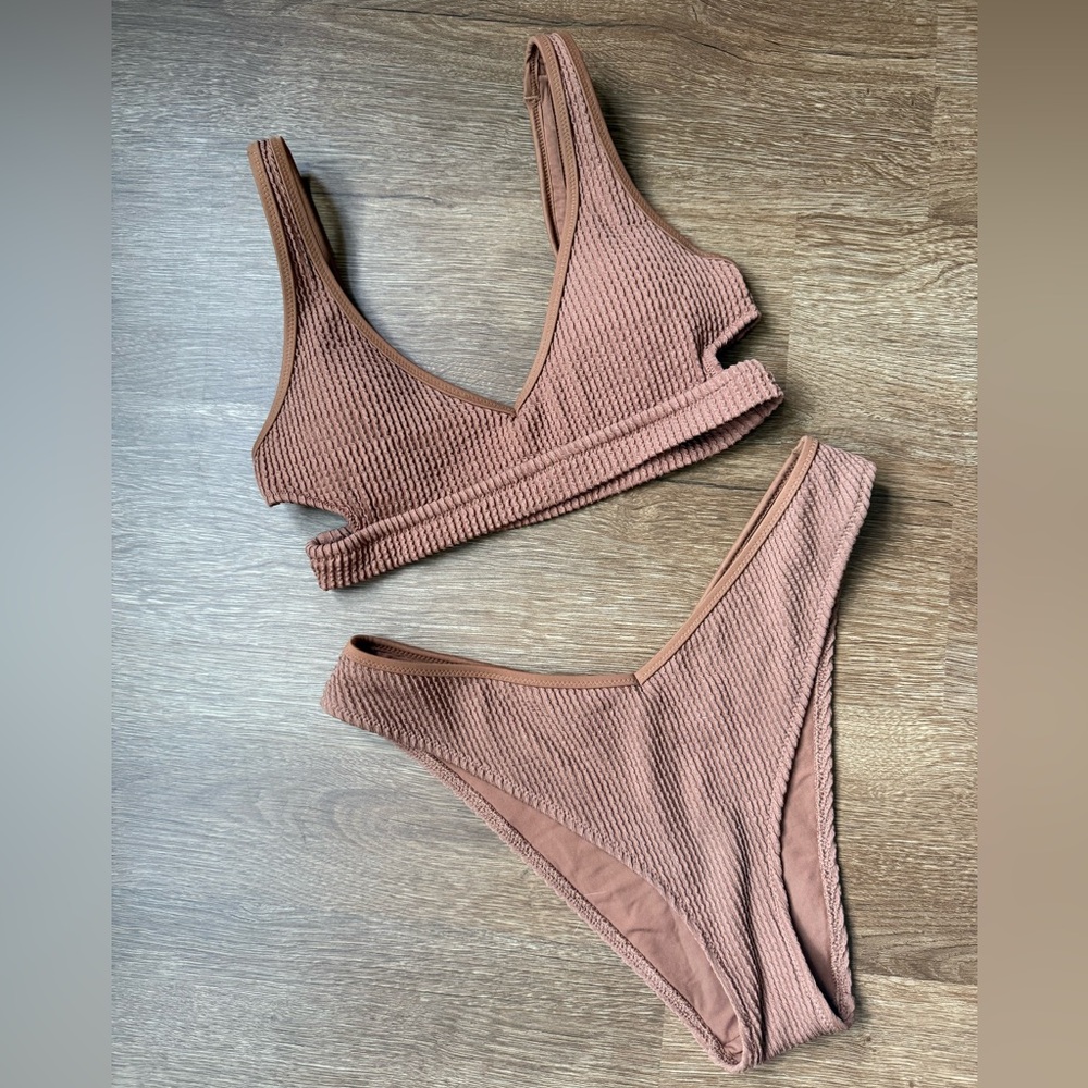 Aerie Brown crinkle high leg v cut bottoms and scoop neck top- small and med